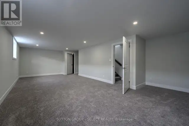 19 LOIS COURT Lambton Shores (Grand Bend), Ontario in Houses for Sale in Grand Bend - Image 31
