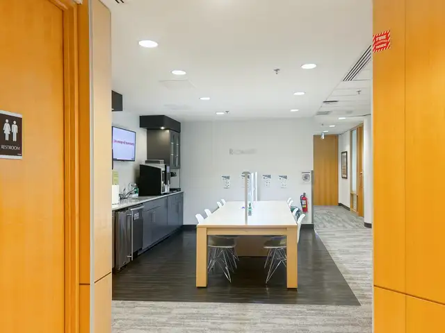 Office space for rent for 1 person in Purdy's Wharf in Commercial & Office Space for Rent in City of Halifax - Image 9