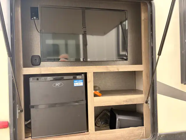 2018 Keystone SPRINTER 29 FWBH in Travel Trailers & Campers in St. Albert - Image 5