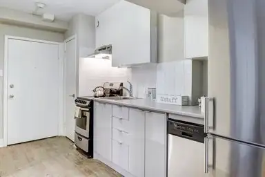 2166 De Maisonneuve For spacious apartments at an incredible location, choose Les Tour d'Auteuil, lo...