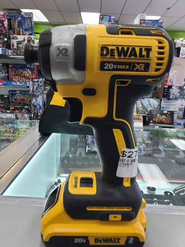 Dewalt -Drill/Driver Kit in Other in Oakville / Halton Region - Image 5