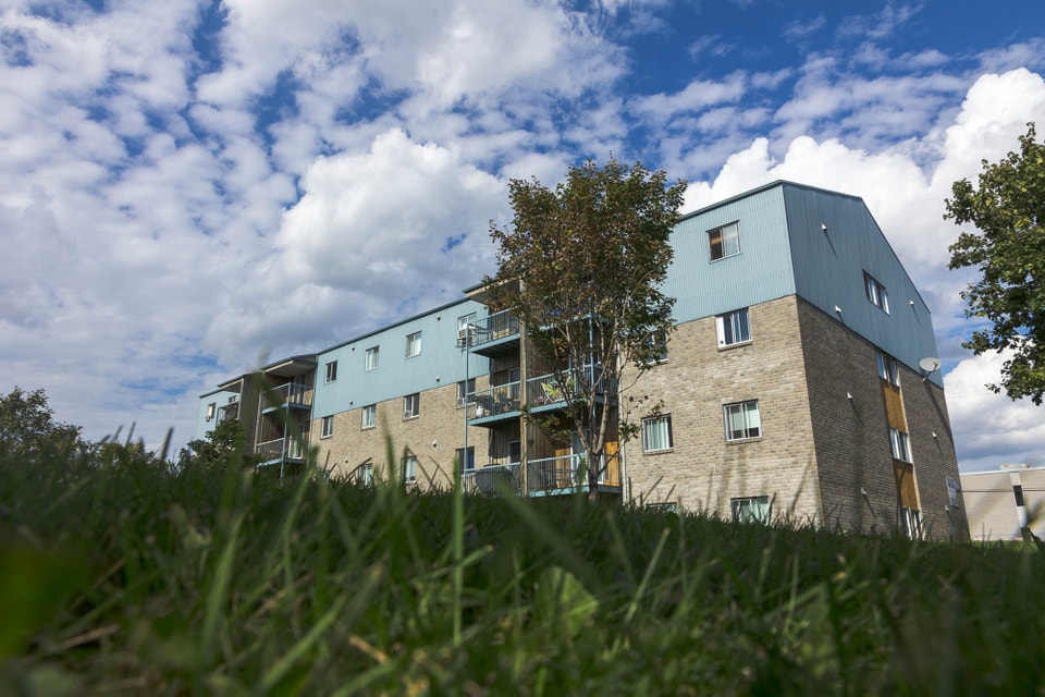 4 1/2 Charlesbourg Place Gros Pin libre ou décembre 3