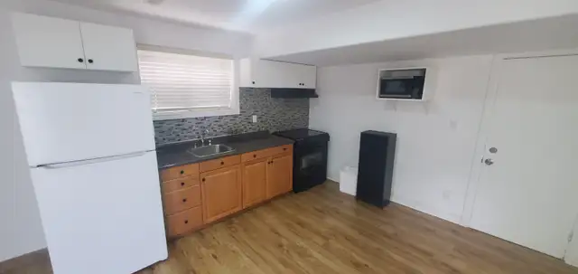 South Windsor In-Law-suite- all inclusive- private63882289482625123