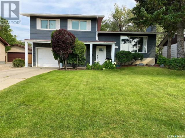 1960 Hillcrest DRIVE Swift Current, Saskatchewan in Houses for Sale in Swift Current