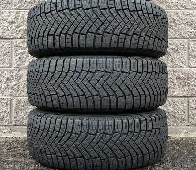 (98%)4x 235/60R18 Pirelli Ice Zero Winters w/ Audi Q5 / SQ5 Rims in Tires & Rims in City of Toronto - Image 4