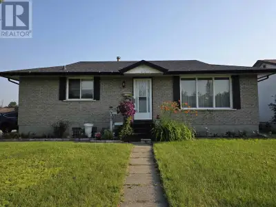Solid Built 3 & 1 bedroom, detached bungalow in quite neighbourhood. Finished basement with side ent...