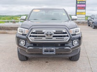 KBB.com Best Resale Value Awards, KBB.com 5-Year Cost to Own Awards. This Toyota Tacoma has a strong... (image 5)