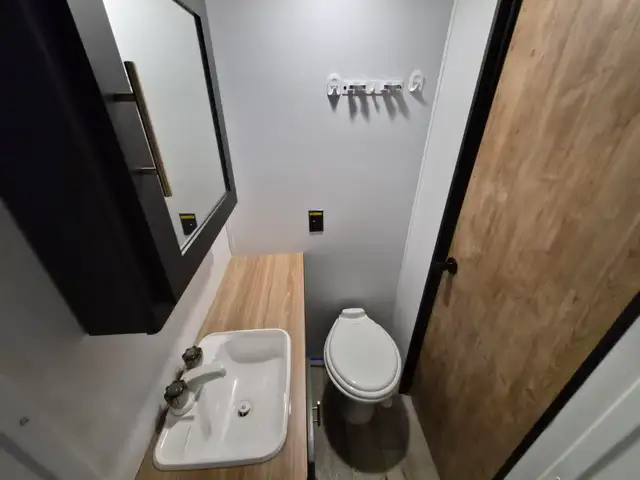 2022 Keystone Springdale Mini 1740RK in Travel Trailers & Campers in Ottawa - Image 31