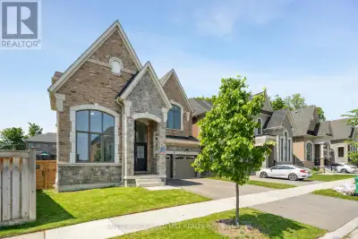 Welcome to 4 Daisy Meadow an extraordinary executive residence that represents the pinnacle of luxur...