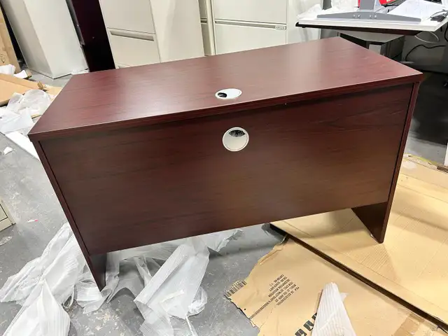 Straight Desk(Brand New)-Steelcase Height Adjustable Desk!62863737713795124