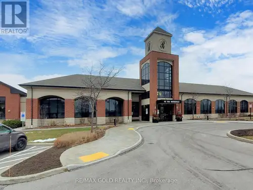 BEAUTIFUL END-UNIT TOWN HOUSE INCLUDING UNFINISHED BASEMENT. GATED COMMUNITY WITH GUARD HOUSE, GOLF...