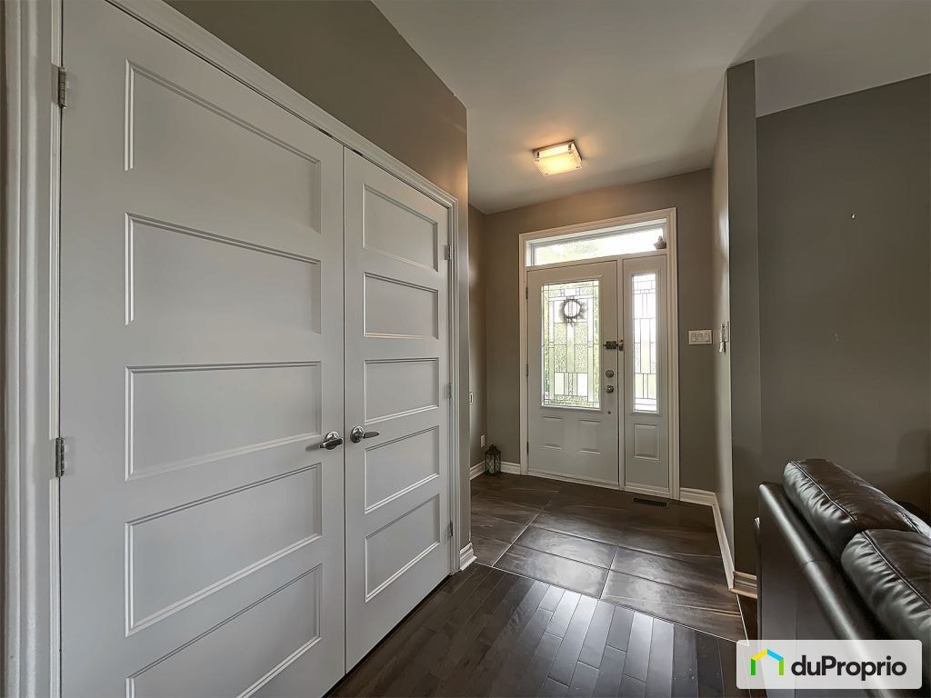 $799,000 - Bungalow for sale in Carignan — photo 2