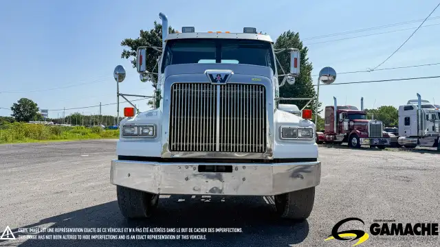 2003 WESTERN STAR 4900SA CAMION DE VILLE LONG FRAME in Heavy Trucks in Moncton - Image 3