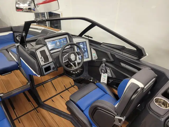 2023 Supra SE in Powerboats & Motorboats in Granby - Image 5