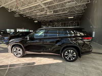 ADAPTIVE CRUISE CONTROL, HEATED FRONT SEATS, BLIND SPOT MONITOR Are you seeking efficiency combined... (image 5)