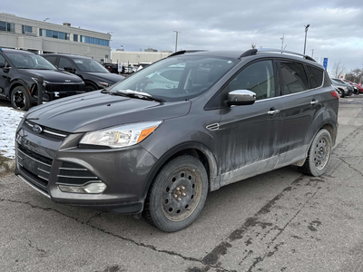 2014 Ford Escape SE FWD ! CLEAN CARFAX & LOTS OF SERVICE RECORDS! Heated front seats, navigation and...