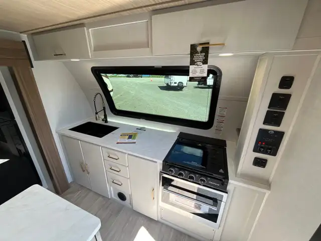 2026 Forest River VIBE EXTREME LITE in Travel Trailers & Campers in Terrace - Image 11
