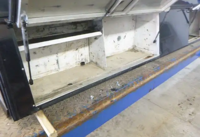 2014 - 2018 GMC Sierra or Chevrolet Silverado 8' Black ARE Cap in Other Parts & Accessories in Kitchener / Waterloo - Image 10