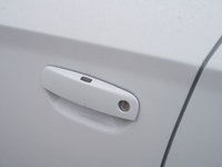 Key Features: Premium Alloy Wheels, Heated side Mirrors, Rear View Camera, Side, Power Adjustable Se... (image 9)