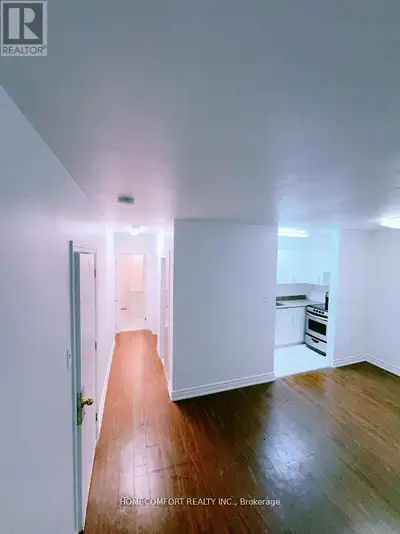 Prime Location! Newly renovated!!! Very Bright Upper Level Condon unit, spacious 1+1 Bedroom, 1 Upda...
