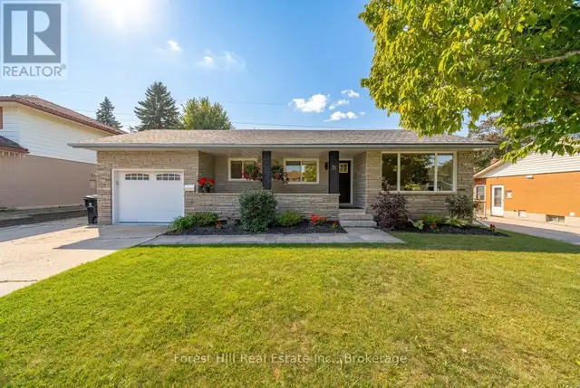 31 GAY CRESCENT Kitchener, Ontario in Houses for Sale in Kitchener / Waterloo - Image 2