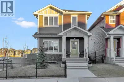 Have you been waiting for the right home in SW Airdrie? This is the one. 1100 Bayview Gardens SW sit...