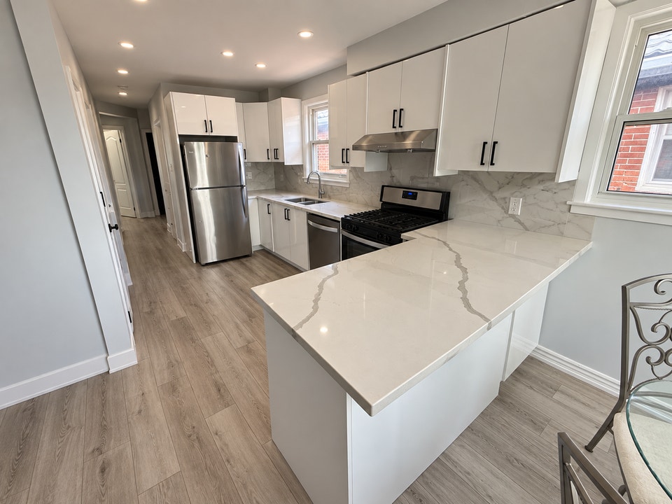 Two bedroom apartment in Mimico, Etobicoke 5