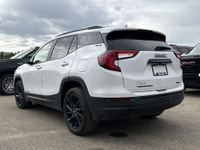 AMVIC Licensed Dealer * Elevation Edition * Power Liftgate * Rear Vision Camera * Keyless Open * 6-S... (image 5)