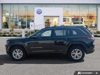 This Jeep Grand Cherokee delivers a Regular Unleaded V-6 3.6 L/220 engine powering this Automatic tr... (image 1)