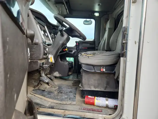 2008 Kenworth T800 in Heavy Trucks in St. Albert - Image 19