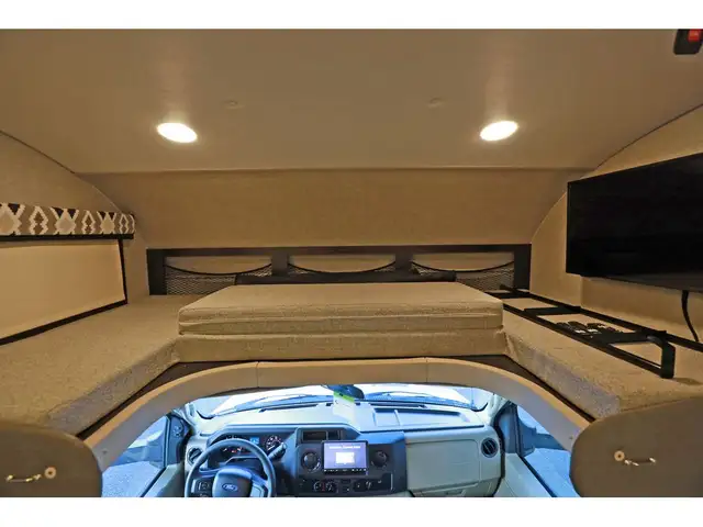 2022 Jayco Greyhawk 29MV Classe C VR/RV Crics Hydrauliques + Sol in RVs & Motorhomes in Laval / North Shore - Image 24