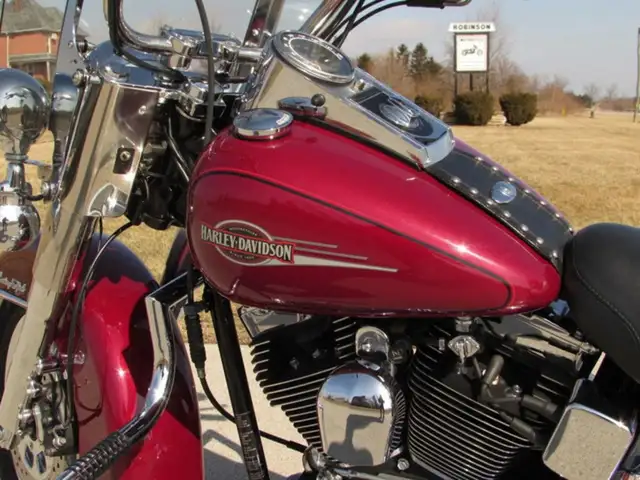 2006 Harley-Davidson FLSTC Heritage Softail Classic in Sport Touring in Leamington - Image 30