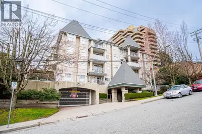 CUTE & COZY 1 BEDROOM Condo at Queens Terrace. This home has been well maintained and offers an open...