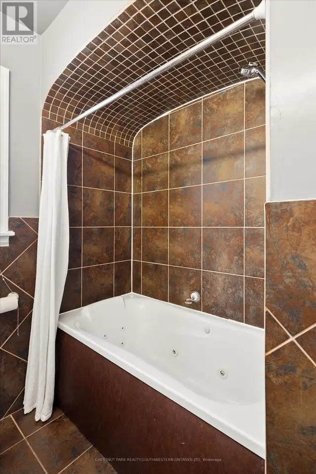 714 FREDERICK STREET Kitchener, Ontario in Houses for Sale in Kitchener / Waterloo - Image 13