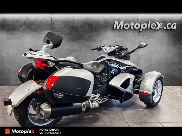 2010 CAN AM SPYDER RS SM5 in Sport Touring in Laval / North Shore - Image 4