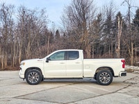 Heated Seats and Steering - Powerful Gas V8 5.3L engine - Advanced lane departure warning - Convenie... (image 6)