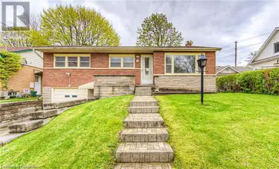 Welcome to 191 Allen St. E. This beautiful 3-bedroom bungalow is Located in the heart of Waterloo. T...