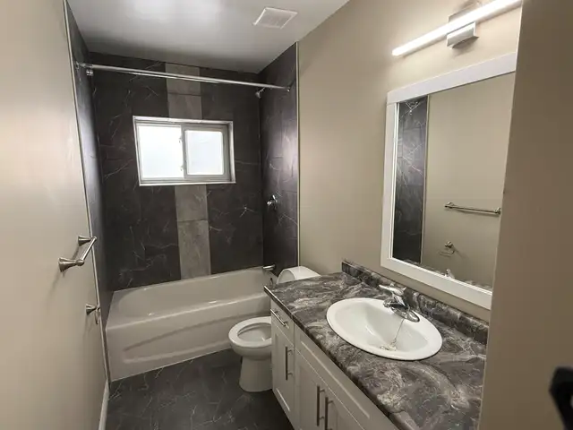 RENOVATED 1 BDRM APT DOUBLE ENTRANCES - ALL INCLUSIVE + FREE TV!63005668798467121