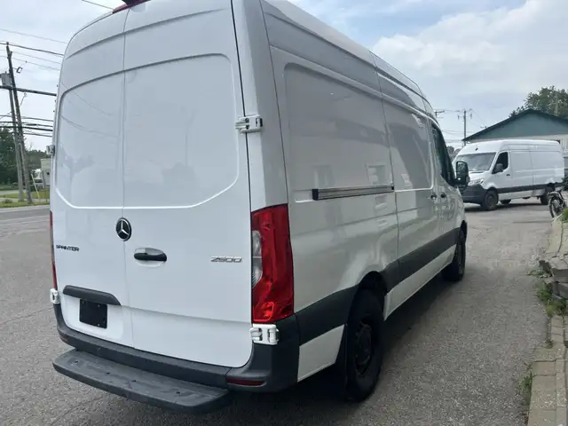 2020 Mercedes-Benz Sprinter fourgonnette toit haut - 144 in Cars & Trucks in Laval / North Shore - Image 5