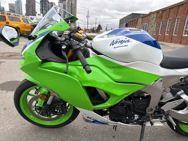 2024 Kawasaki Ninja ZX-6R ~ NINJA ZX-6R ~ 40TH ANNIVERSARY ~ LOW in Sport Bikes in City of Toronto - Image 19