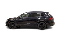 Odometer is 12979 kilometers below market average! 2022 Volkswagen Tiguan R-Line Leather, Navigation... (image 8)