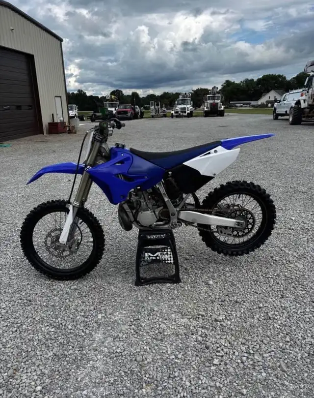 2021 YAMAHA YZ250-BLUE! in Dirt Bikes & Motocross in Thunder Bay - Image 2