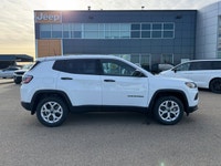 Cloth Low-Back Bucket Seats, Heated Front Seats, 8.4 Touchscreen Display, Apple Carplay, Google Andr... (image 6)