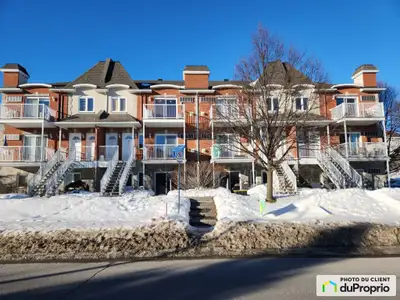 Chaleureux condo à 2 chambres situé dans le secteur de l'hôpital de Gatineau. Il se trouve à proximi...