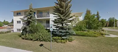 2 Bedroom 1 Bath Unit Professionally managed by Magnum York Property Management Ltd. New Flooring, N...