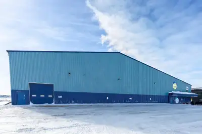 R16//Steinbach/This well built steel building, constructed in 2013, offers 13,300 square feet of ver...