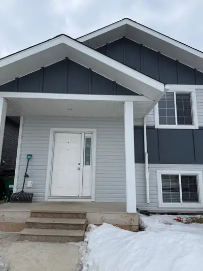 New Build 4 Bedroom Home in Aspen Ridge for Rent Main Floor 716 Feheregyhazi Blvd Lovely new 4 bedro...