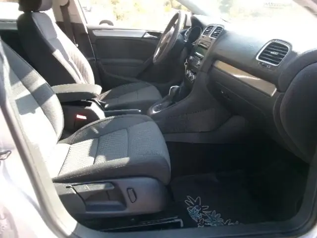 2012 Volkswagen Golf 2.5 in Cars & Trucks in Muskoka - Image 4