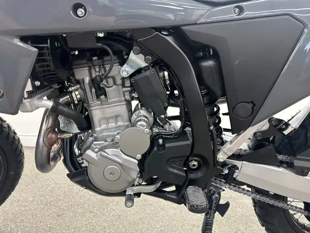 2025 Suzuki DR-Z400SM5 Dual Purpose - V6650NP - -No Payments for in Sport Touring in Markham / York Region - Image 17