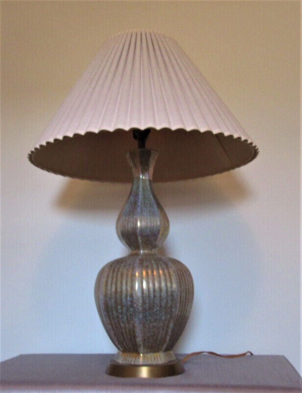 VINTAGE CERAMIC DOUBLE GOURD TABLE LAMP W/SHADE dans Éclairage intérieur et plafonniers  à Ville de Montréal - Image 2